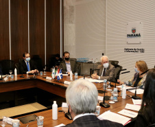 As novas oportunidades de parceria entre o Paraná e o Canadá foram o foco da visita de uma comitiva do Consulado Geral do Canadá a Curitiba nesta quarta-feira (6). O vice-governador Darci Piana recebeu, no Palácio Iguaçu, a cônsul-geral do Canadá em São Paulo, Heather Cameron. Foto: Camila Tonett/Vice-governadoria