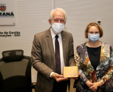 As novas oportunidades de parceria entre o Paraná e o Canadá foram o foco da visita de uma comitiva do Consulado Geral do Canadá a Curitiba nesta quarta-feira (6). O vice-governador Darci Piana recebeu, no Palácio Iguaçu, a cônsul-geral do Canadá em São Paulo, Heather Cameron. Foto: Camila Tonett/Vice-governadoria