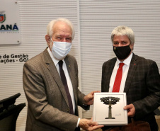 As novas oportunidades de parceria entre o Paraná e o Canadá foram o foco da visita de uma comitiva do Consulado Geral do Canadá a Curitiba nesta quarta-feira (6). O vice-governador Darci Piana recebeu, no Palácio Iguaçu, a cônsul-geral do Canadá em São Paulo, Heather Cameron. Foto: Camila Tonett/Vice-governadoria