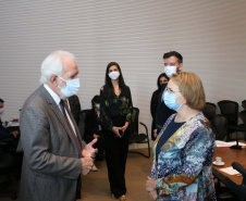As novas oportunidades de parceria entre o Paraná e o Canadá foram o foco da visita de uma comitiva do Consulado Geral do Canadá a Curitiba nesta quarta-feira (6). O vice-governador Darci Piana recebeu, no Palácio Iguaçu, a cônsul-geral do Canadá em São Paulo, Heather Cameron. Foto: Camila Tonett/Vice-governadoria