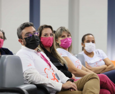 Para o Outubro Rosa deste ano a Portos do Paraná desenvolveu quatro vídeos-depoimentos de mulheres que passaram ou ainda enfrentam um câncer de mama. A programação alusiva ao mês de conscientização sobre a doença terminou ontem (6), mas as produções serão utilizadas no trabalho contínuo de sensibilização. Foto: Claudio Neves/Portos do Paraná