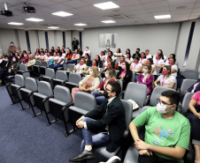 Para o Outubro Rosa deste ano a Portos do Paraná desenvolveu quatro vídeos-depoimentos de mulheres que passaram ou ainda enfrentam um câncer de mama. A programação alusiva ao mês de conscientização sobre a doença terminou ontem (6), mas as produções serão utilizadas no trabalho contínuo de sensibilização. Foto: Claudio Neves/Portos do Paraná