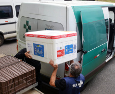 Com mais 124,2 mil vacinas, Saúde encerra a semana com um milhão de imunizantes contra a Covid-19 distribuídos aos municípios  -  Curitiba, 08/10/2021  -  Foto: Américo Antonio/SESA