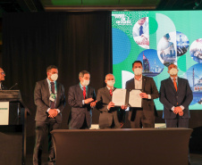 Paraná e Câmara de Comércio Árabe-Brasileira formalizam acordos para intensificar a parceria. Foto: Governo do Paraná