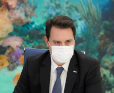 O Paraná terá um escritório fixo para a captação de investimentos e negócios internacionais em Dubai, nos Emirados Árabes Unidos. A decisão foi formalizada nesta quarta-feira (13) pelo governador Carlos Massa Ratinho Junior e o presidente da Federação das Indústrias do Estado do Paraná (Fiep), Carlos Valter  -  Dubai, 13/10/2021  -  Foto: Governo do Paraná