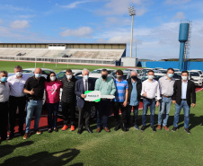 O governador em exercício Darci Piana e o secretário estadual da Saúde, Beto Preto, entregam nesta quarta-feira (13),  veículos da Estratégia da Saúde da Família aos municípios da 1ª Regional de Saúde de Paranaguá, além de computadores para renovação e modernização do parque tecnológico da Sesa.13/10/2021 - Foto: Geraldo Bubniak/AEN