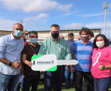 O governador em exercício Darci Piana e o secretário estadual da Saúde, Beto Preto, entregam nesta quarta-feira (13),  veículos da Estratégia da Saúde da Família aos municípios da 1ª Regional de Saúde de Paranaguá, além de computadores para renovação e modernização do parque tecnológico da Sesa.13/10/2021 - Foto: Geraldo Bubniak/AEN