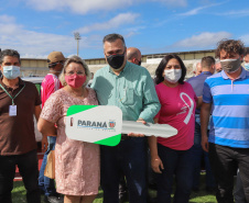 O governador em exercício Darci Piana e o secretário estadual da Saúde, Beto Preto, entregam nesta quarta-feira (13),  veículos da Estratégia da Saúde da Família aos municípios da 1ª Regional de Saúde de Paranaguá, além de computadores para renovação e modernização do parque tecnológico da Sesa.13/10/2021 - Foto: Geraldo Bubniak/AEN