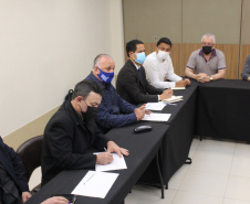 A Paraná Turismo realizou nesta quinta-feira (14), em Foz do Iguaçu, uma reunião com entidades do setor, para discutir estratégias para melhorar a segurança dos turistas na região da fronteira. A reunião contou com o apoio da Secretaria de Segurança Pública do Paraná. - Curitiba, 14/10/2021 - Foto: SEDEST
