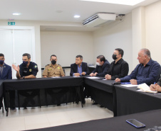 A Paraná Turismo realizou nesta quinta-feira (14), em Foz do Iguaçu, uma reunião com entidades do setor, para discutir estratégias para melhorar a segurança dos turistas na região da fronteira. A reunião contou com o apoio da Secretaria de Segurança Pública do Paraná. - Curitiba, 14/10/2021 - Foto: SEDEST