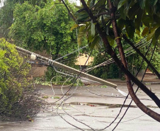 Temporal ainda compromete abastecimento de água e luz em várias cidades do Paraná  -  Curitiba, 15/10/2021  -  Fopto: Copel