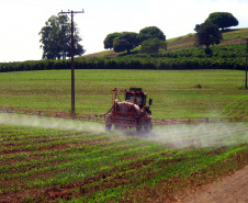Decreto federal estabelece novas regras para registro e pesquisa de agrotóxicos  -  Curitiba, 15/10/2021 - Foto: Adapar
