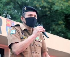 Centenas de viaturas e 1,5 mil policiais militares a mais do efetivo já aplicado rotineiramente, foram às ruas neste sábado (16/10) em todo o Paraná para inibir crimes e reforçar o patrulhamento em aéreas comerciais e residenciais do estado pela operação Fecha Quartel II. - Rolância, 16/10/2021 - Foto: Soldado Adilson Voinaski Afonso