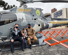 Com exposições de equipamentos, passeios de viatura, tirolesa e até um helicóptero, o Quartel do Comando-Geral abriu as portas para a comunidade entre as 10 e 16 horas deste domingo (17/10) em comemoração ao Dia das Crianças. O evento, que contou com diversos parceiros, foi pensado e organizado para proporcionar um dia especial para os filhos dos policiais militares e para a comunidade no geral. - Curitiba, 17/10/2021 - Foto: PMPR