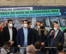 O governador Carlos Massa Ratinho Junior entrega nesta segunda-feira (18), caminhões-pipa para 46 municípios do Paraná    - 18/10/2021 - Foto: Geraldo Bubniak/AEN