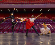 O Teatro Guaíra inicia na próxima sexta (22/10, ao meio-dia) o projeto ?Parques e Praças?, com apresentações de dança semanais em pontos turísticos de Curitiba. - Curitiba, 19/10/2021 - Foto: Maringas Maciel/Teatro Guaíra
