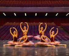O Teatro Guaíra inicia na próxima sexta (22/10, ao meio-dia) o projeto ?Parques e Praças?, com apresentações de dança semanais em pontos turísticos de Curitiba. - Curitiba, 19/10/2021 - Foto: Maringas Maciel/Teatro Guaíra