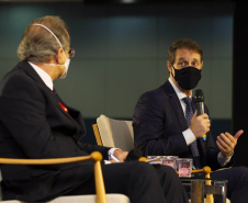 Os desafios, perspectivas e oportunidades do saneamento no Brasil no atual cenário foram abordados na palestra magna feita pelo diretor-presidente da Sanepar, Claudio Stabile, na terça-feira (19), no 31º Congresso Brasileiro de Engenharia Sanitária e Ambiental. -  Curitiba, 20/10/2021 - Foto: Andre Thiago Chaves Aguiar/Sanepar