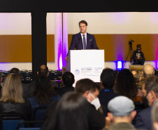 Os desafios, perspectivas e oportunidades do saneamento no Brasil no atual cenário foram abordados na palestra magna feita pelo diretor-presidente da Sanepar, Claudio Stabile, na terça-feira (19), no 31º Congresso Brasileiro de Engenharia Sanitária e Ambiental. -  Curitiba, 20/10/2021 - Foto: Andre Thiago Chaves Aguiar/Sanepar