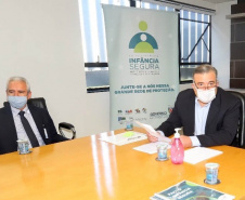 Secretaria Estadual de Justiça disponibiliza acesso online a rede de atendimento e proteção às crianças e adolescentes -  Na foto, o secretário de Justiça, Família e Trabalho, Ney Leprevost com o chefe do Departamento de Justiça, Silvio Jardim -  Curitiba, 20/10/2021 - Foto: SEJUF