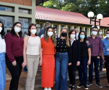 A Secretaria de Estado da Saúde (Sesa) reforçou as ações de cuidados com a saúde da mulher, ligadas à campanha Paraná Rosa, em Londrina, durante o evento do Planejamento Regional Integrado (PRI), nesta quarta-feira (20). A iniciativa, que já está na 3ª edição, tem por objetivo prevenir o câncer de mama e colo do útero, além de outras doenças que colocam em risco a saúde das mulheres. - Londrina, 20/10/2021 - Foto: Américo Antonio/SESA