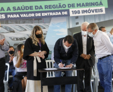 Famílias que estão em busca de uma casa própria em Maringá passaram a contar com um importante incentivo para concretizarem o sonho. O governador Carlos Massa Ratinho Junior liberou nesta quinta-feira (21), um aporte de aproximadamente R$ 3 milhões para custear parte do financiamento de 198 novos imóveis que serão construídos em dois empreendimentos na cidade, na região Noroeste do Paraná.Gilson Abreu/AEN
