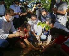 21.10.2021 - Governador Carlos Massa Ratinho Junior promove a soltura de 20 mil dourados no rio Ivai em Ivatuba.
Foto Gilson Abreu/AEN