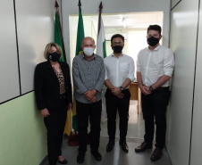 PEROBAL - Em mais uma rodada de visitas da diretoria da Fomento Paraná em busca de novas parcerias, odiretor-presidente da instituição financeira estadual, Heraldo Neves, o diretor de Mercado,Vinícius Rocha, e a assessora Emilia Belinati percorreram municípios da região de Umuarama,no noroeste do estado, nesta quinta e sexta (21 e 22). - Curitiba, 22/10/2021 - Foto: Fomento Paraná