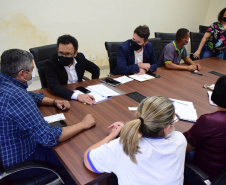 PIQUIRI  - Em mais uma rodada de visitas da diretoria da Fomento Paraná em busca de novas parcerias, odiretor-presidente da instituição financeira estadual, Heraldo Neves, o diretor de Mercado,Vinícius Rocha, e a assessora Emilia Belinati percorreram municípios da região de Umuarama,no noroeste do estado, nesta quinta e sexta (21 e 22). - Curitiba, 22/10/2021 - Foto: Fomento Paraná