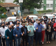 O Governo do Estado entregou 22 carros para os nove municípios da abrangência da 6ª Regional de Saúde de União da Vitória neste sábado (23). Esta é a quinta entrega dos 1.211 veículos adquiridos para reforço da Estratégia da Saúde da Família (ESF), em um investimento de mais de R$ 41,7 milhões exclusivos do Tesouro do Estado.
Foto: Américo Antonio/SESA