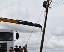 Copel avança na recomposição dos estragos causados pelo temporal. FOTO: Copel