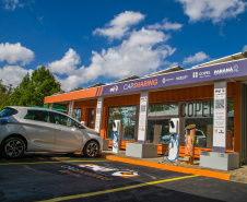 A Companhia Paranaense de Energia lançou na tarde desta segunda-feira (25/10) o programa Carsharing Copel, de compartilhamento de carros elétricos e locação de curta duração, em parceria com a Renault do Brasil.  -  Curitiba, 25/10/2021 -  Foto: Copel