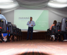 As ações para o pós-pandemia da Covid-19 devem ser prioridade no processo de reorganização do Planejamento Regional Integrado (PRI) da área da saúde no Paraná. A afirmação foi feita pelo secretário estadual da Saúde, Beto Preto, durante evento para discutir o PRI com Regionais e municípios da Macrorregião Oeste, realizado em Foz do Iguaçu, nesta terça-feira (26). - Foz do Iguaçu, 26/10/2021 - Foto: Américo Antonio/SESA