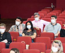 As ações para o pós-pandemia da Covid-19 devem ser prioridade no processo de reorganização do Planejamento Regional Integrado (PRI) da área da saúde no Paraná. A afirmação foi feita pelo secretário estadual da Saúde, Beto Preto, durante evento para discutir o PRI com Regionais e municípios da Macrorregião Oeste, realizado em Foz do Iguaçu, nesta terça-feira (26). - Foz do Iguaçu, 26/10/2021 - Foto: Américo Antonio/SESA