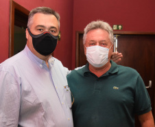 As ações para o pós-pandemia da Covid-19 devem ser prioridade no processo de reorganização do Planejamento Regional Integrado (PRI) da área da saúde no Paraná. A afirmação foi feita pelo secretário estadual da Saúde, Beto Preto, durante evento para discutir o PRI com Regionais e municípios da Macrorregião Oeste, realizado em Foz do Iguaçu, nesta terça-feira (26). - Foz do Iguaçu, 26/10/2021 - Foto: Américo Antonio/SESA