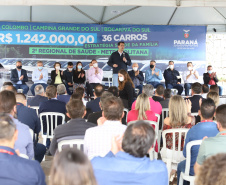 O governador Carlos Massa Ratinho Junior entregou nesta quinta-feira (28) mais 36 novos veículos para reforçar as ações da Saúde da Família em três municípios da Região Metropolitana de Curitiba: Colombo, Bocaiúva do Sul e Campina Grande do Sul. Eles integram a compra de um total de 1.211 automóveis, feita pelo Governo do Estado, para os 399 municípios do Paraná. Foto: Ari Dais/AEN