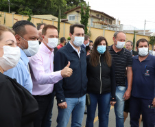 O governador Carlos Massa Ratinho Junior entregou nesta quinta-feira (28) mais 36 novos veículos para reforçar as ações da Saúde da Família em três municípios da Região Metropolitana de Curitiba: Colombo, Bocaiúva do Sul e Campina Grande do Sul. Eles integram a compra de um total de 1.211 automóveis, feita pelo Governo do Estado, para os 399 municípios do Paraná. Foto: Ari Dais/AEN