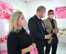 Setenta presas custodiadas na Penitenciária Feminina de Foz do Iguaçu ? Unidade de Progressão (PFF-UP) doaram seus cabelos para a confecção de perucas para mulheres em tratamento de câncer.  Os cortes foram feitos de forma voluntária pela equipe do Studio Vip, salão de beleza localizado em Santa Terezinha de Itaipu. Os cabelos serão doados ao setor de oncologia do Hospital Ministro Costa Cavalcanti, em Foz do Iguaçu. - Foz do Iguaçu, 28/10/2021 - Foto: Depen-Pr