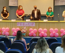 Setenta presas custodiadas na Penitenciária Feminina de Foz do Iguaçu ? Unidade de Progressão (PFF-UP) doaram seus cabelos para a confecção de perucas para mulheres em tratamento de câncer.  Os cortes foram feitos de forma voluntária pela equipe do Studio Vip, salão de beleza localizado em Santa Terezinha de Itaipu. Os cabelos serão doados ao setor de oncologia do Hospital Ministro Costa Cavalcanti, em Foz do Iguaçu. - Foz do Iguaçu, 28/10/2021 - Foto: Depen-Pr