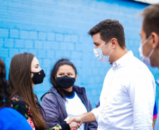 Começa nesta sexta-feira (29) uma grande campanha de mídia para divulgar o Cartão Futuro, programa do Governo do Paraná para incentivar a manutenção e a contratação de jovens aprendizes por empresas paranaenses. - Curitiba, 28/10/2021 - Foto: Guilherme Flores/Casa Civil