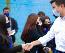 Começa nesta sexta-feira (29) uma grande campanha de mídia para divulgar o Cartão Futuro, programa do Governo do Paraná para incentivar a manutenção e a contratação de jovens aprendizes por empresas paranaenses. - Curitiba, 28/10/2021 - Foto: Guilherme Flores/Casa Civil
