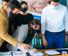 Começa nesta sexta-feira (29) uma grande campanha de mídia para divulgar o Cartão Futuro, programa do Governo do Paraná para incentivar a manutenção e a contratação de jovens aprendizes por empresas paranaenses. - Curitiba, 28/10/2021 - Foto: Guilherme Flores/Casa Civil