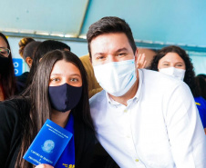 Começa nesta sexta-feira (29) uma grande campanha de mídia para divulgar o Cartão Futuro, programa do Governo do Paraná para incentivar a manutenção e a contratação de jovens aprendizes por empresas paranaenses. - Curitiba, 28/10/2021 - Foto: Guilherme Flores/Casa Civil