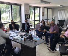 ARAPONGAS - O diretor-presidente da Fomento Paraná, Heraldo Neves, e os assessores Jonny Stica e Emilia Belinati, em reuniões com prefeitos dessas 7 cidades durante rodada de prospecção de parcerias pelo norte do estado. - Curitiba, 29/10/2021 - Foto: Fomento Paraná