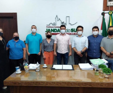 JANDAIA - O diretor-presidente da Fomento Paraná, Heraldo Neves, e os assessores Jonny Stica e Emilia Belinati, em reuniões com prefeitos dessas 7 cidades durante rodada de prospecção de parcerias pelo norte do estado. - Curitiba, 29/10/2021 - Foto: Fomento Paraná