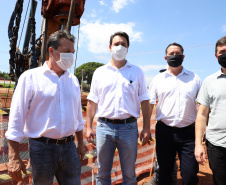 As obras de modernização do Trevo Gauchão, em Umuarama, chegaram a um terço de execução. O governador Carlos Massa Ratinho Junior vistoriou nesta quinta-feira (04) o projeto que vai resolver um dos principais gargalos logísticos do Noroeste paranaense. - Umuarama, 04/11/2021 - Foto:  Ari Dias/AEN