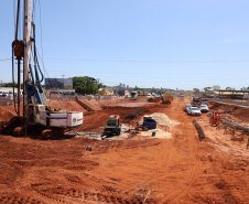 As obras de modernização do Trevo Gauchão, em Umuarama, chegaram a um terço de execução. O governador Carlos Massa Ratinho Junior vistoriou nesta quinta-feira (04) o projeto que vai resolver um dos principais gargalos logísticos do Noroeste paranaense. - Umuarama, 04/11/2021 - Foto:  Ari Dias/AEN