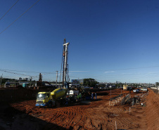 As obras de modernização do Trevo Gauchão, em Umuarama, chegaram a um terço de execução. O governador Carlos Massa Ratinho Junior vistoriou nesta quinta-feira (04) o projeto que vai resolver um dos principais gargalos logísticos do Noroeste paranaense.  Foto: Jonathan Campos/AEN
