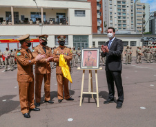 O governador Carlos Massa Ratinho Junior participou da cerimônia de passagem nesta segunda-feira (8), em Curitiba. O coronel Manoel Vasco de Figueiredo Junior assume o comando-geral da corporação, no lugar do coronel Gerson Gross, que tinha assumido o posto em janeiro deste ano. Foto: Valdelino Pontes/AEN. 