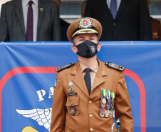 O governador Carlos Massa Ratinho Junior participou, nesta segunda-feira (8), em Curitiba, da passagem de comando do Corpo de Bombeiros do Paraná. Há mais de 30 anos na corporação, o coronel Manoel Vasco de Figueiredo Junior assume o posto de comandante-geral no lugar do coronel Gerson Gross, que tinha sido empossado em janeiro deste ano e agora segue para a reserva remunerada.Foto:Jonathan Campos/AEN